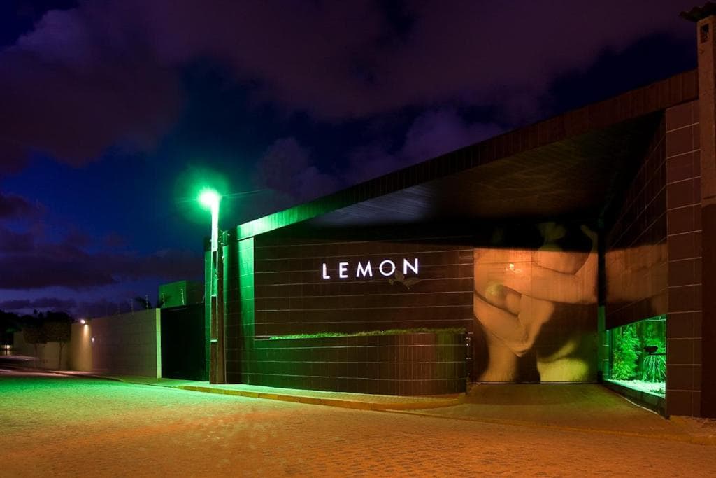 Fachada Lemon Motel Piedade